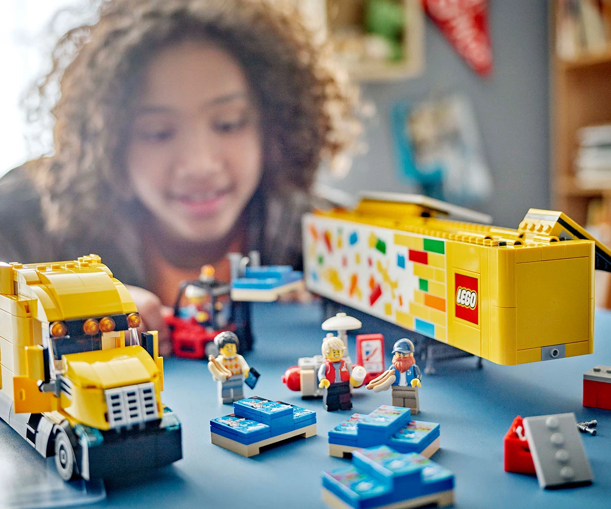 Детски комплект за игра LEGO® City 60440 - Жълт камион за доставки thumb 10 Конструктор ЛЕГО City 60440 thumb 10