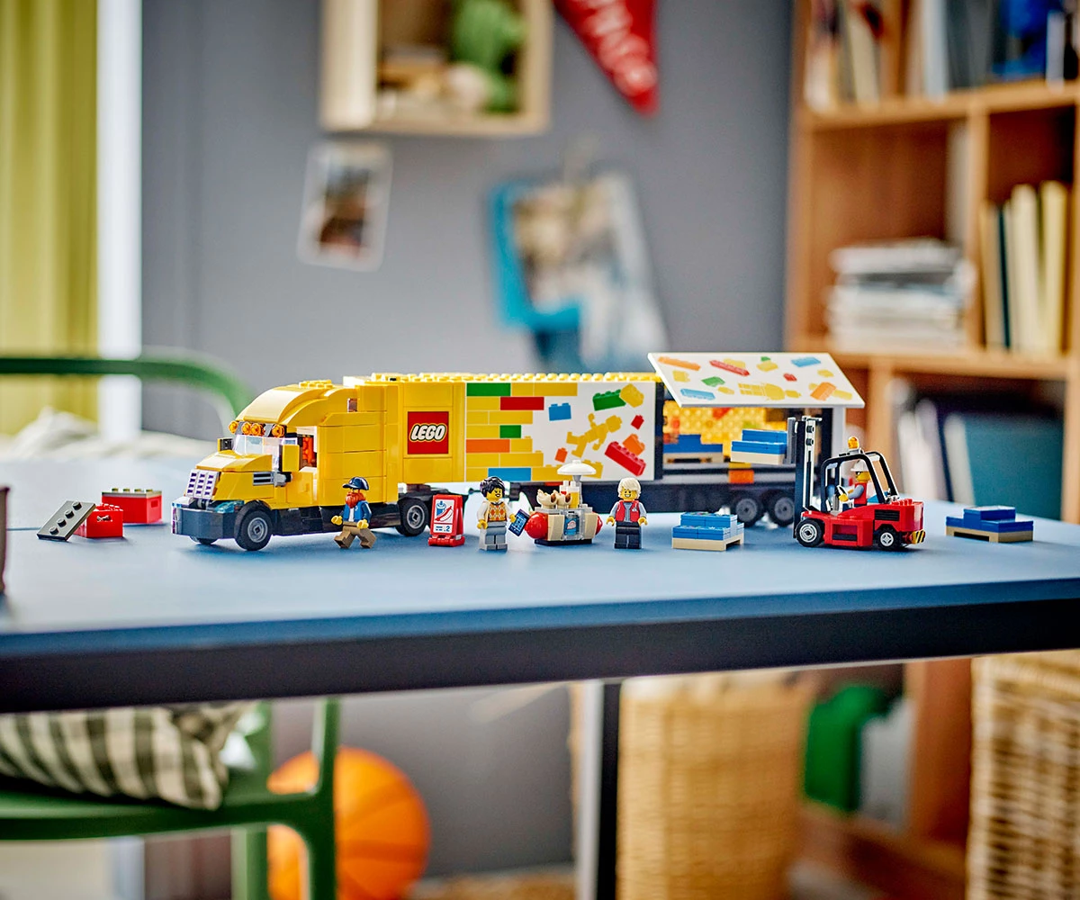 Детски комплект за игра LEGO® City 60440 - Жълт камион за доставки thumb 11 Конструктор ЛЕГО City 60440 thumb 11