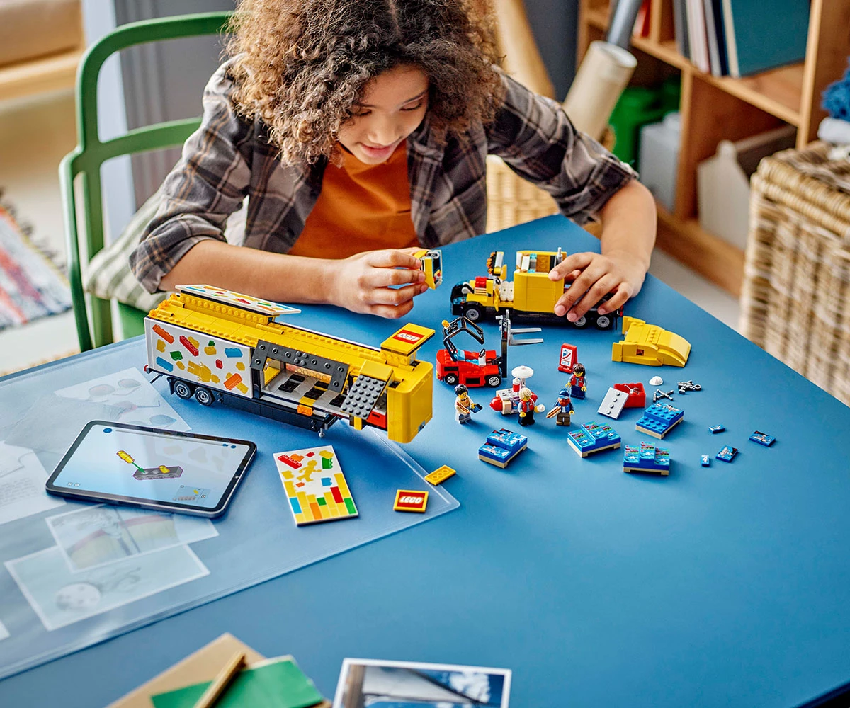 Детски комплект за игра LEGO® City 60440 - Жълт камион за доставки thumb 8 Конструктор ЛЕГО City 60440 thumb 8