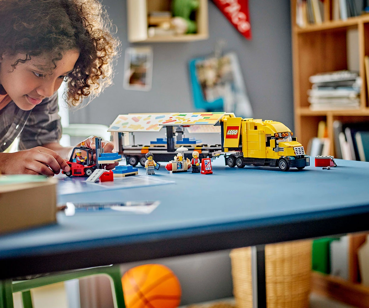 Детски комплект за игра LEGO® City 60440 - Жълт камион за доставки thumb 9 Конструктор ЛЕГО City 60440 thumb 9
