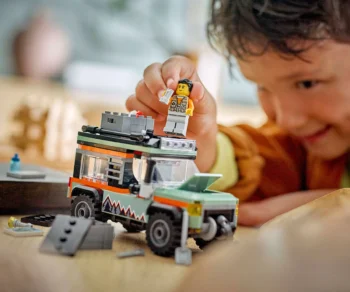 Детски комплект за игра LEGO® City 60447 – Oфроуд 4×4 планински камион