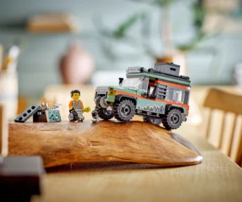 Детски комплект за игра LEGO® City 60447 – Oфроуд 4×4 планински камион