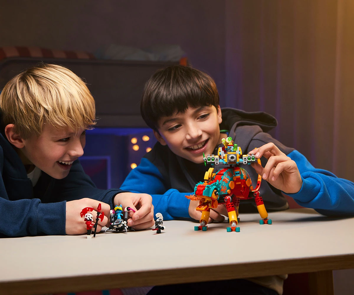 Детски комплект за игра LEGO® DREAMZzz™ 71492 - Огненият хамелеон на Матео thumb 5 LEGO® DREAMZzz™ 71492 - Mateo's Fire Chameleon thumb 5