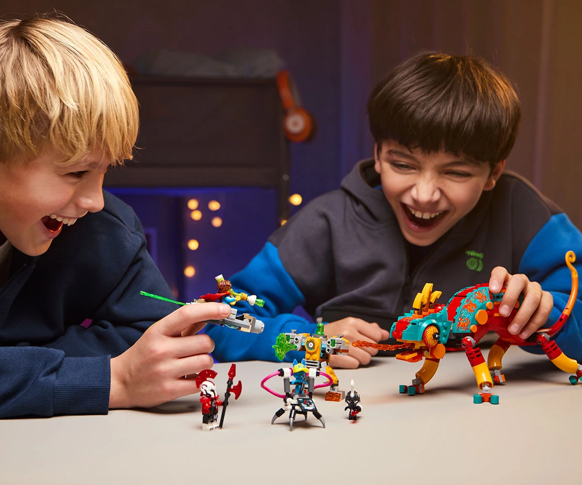 Детски комплект за игра LEGO® DREAMZzz™ 71492 - Огненият хамелеон на Матео thumb 7 LEGO® DREAMZzz™ 71492 - Mateo's Fire Chameleon thumb 7