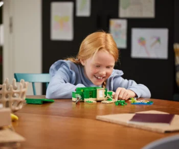 Детски комплект за игра LEGO® Minecraft™ 21254 – Къща на плажа на костенурките