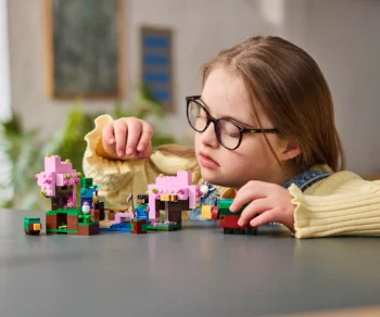 Детски комплект за игра LEGO® Minecraft™ 21260 – Черешова градина