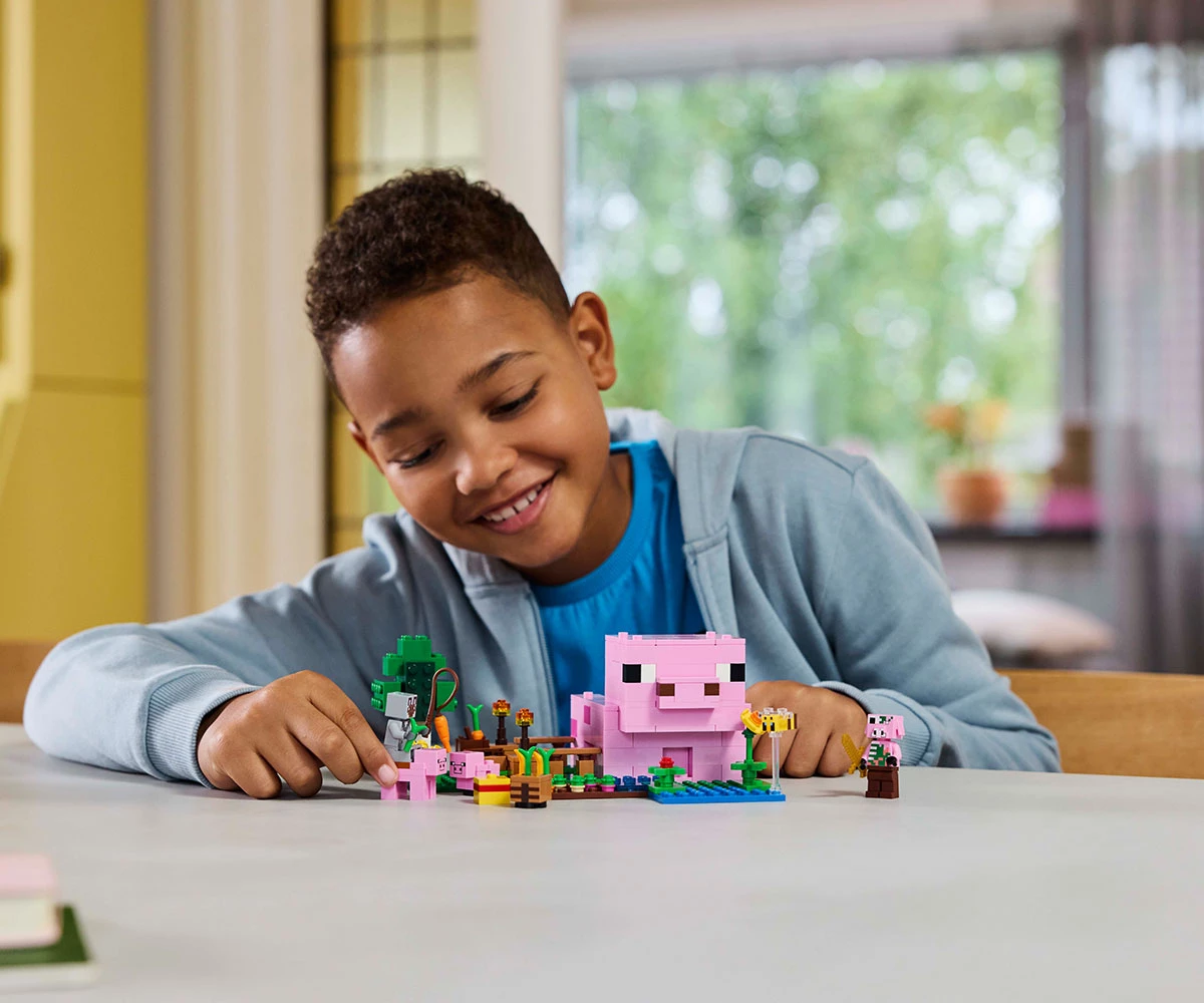 Детски комплект за игра LEGO® Minecraft™ 21268 - Къщата на прасенцето thumb 5 Конструктор ЛЕГО Minecraft 21268 thumb 5