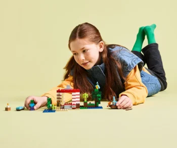 Детски комплект за игра LEGO® Minecraft® 21275 – TNT къща в джунглата