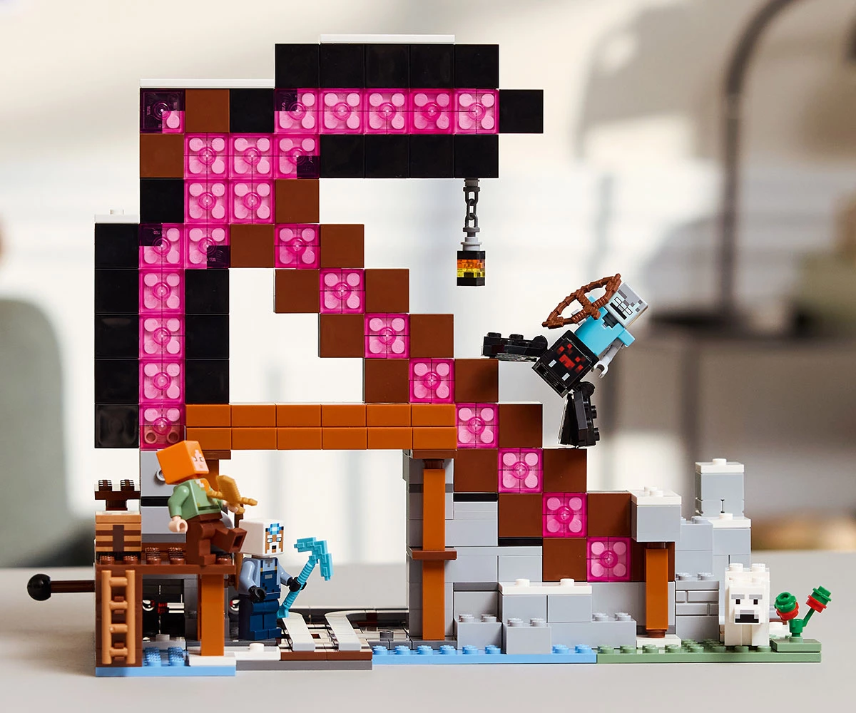 Детски комплект за игра LEGO® Minecraft® 21277 - Мина-кирка thumb 13 LEGO® Minecraft® 21277 - The Pickaxe Mine thumb 13