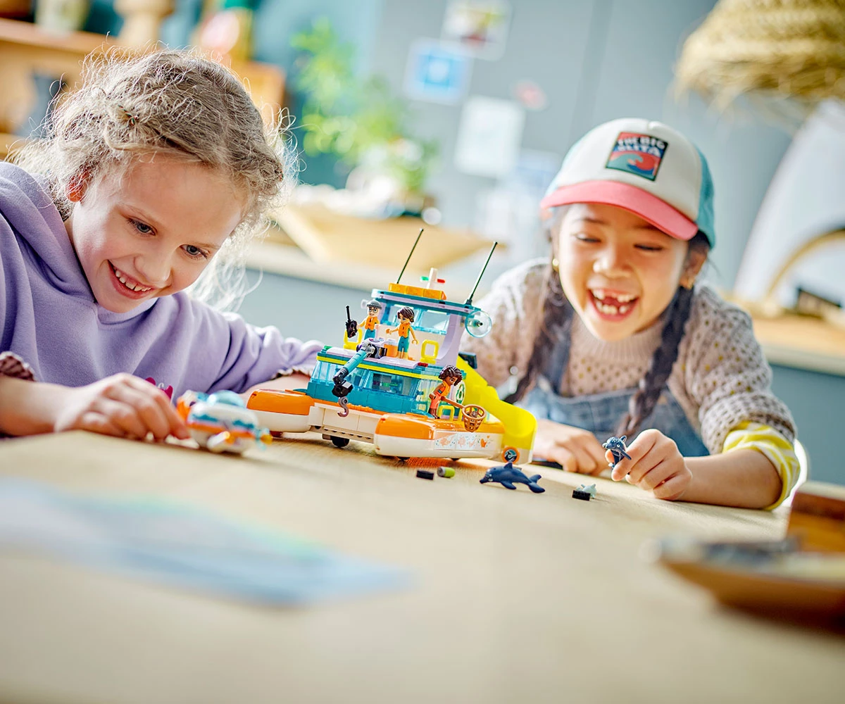 Детски комплект за игра LEGO® Friends 41734 - Морска спасителна лодка thumb 13 Конструктор ЛЕГО Friends 41734 thumb 13