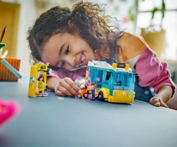 Детски комплект за игра LEGO® Friends 41759 – Градски автобус в Хартлейк Сити