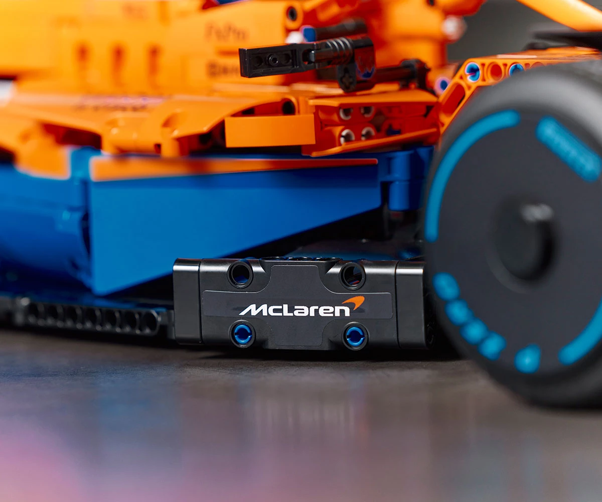 Детски комплект за игра LEGO® Technic 42141 - Състезателна кола McLaren Formula 1™ thumb 9 Конструктор ЛЕГО Technic 42141 thumb 9