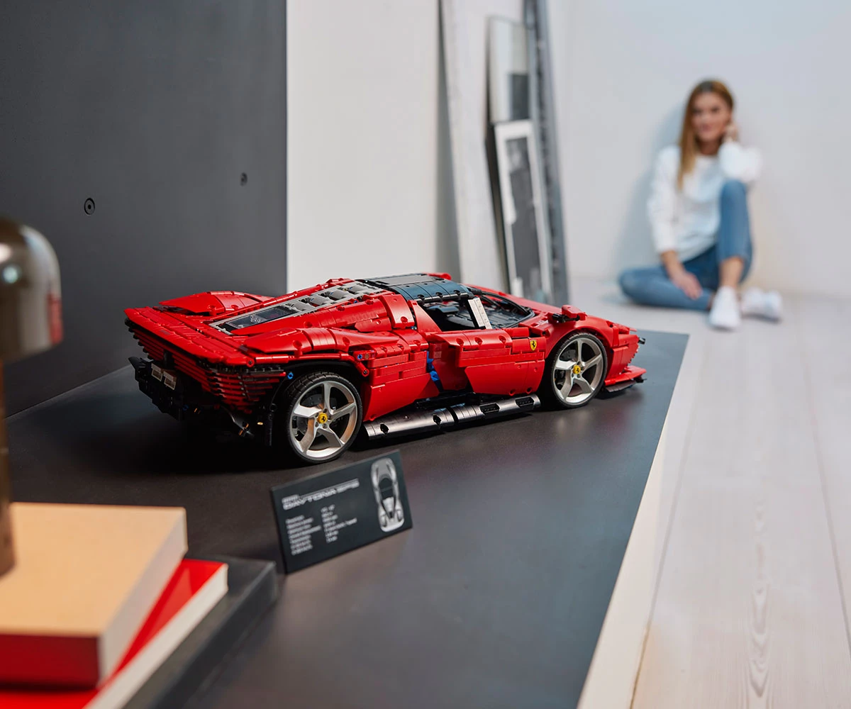 Детски комплект за игра LEGO® Technic 42143 - Ferrari Daytona SP3 thumb 18 Конструктор ЛЕГО Technic 42143 thumb 18