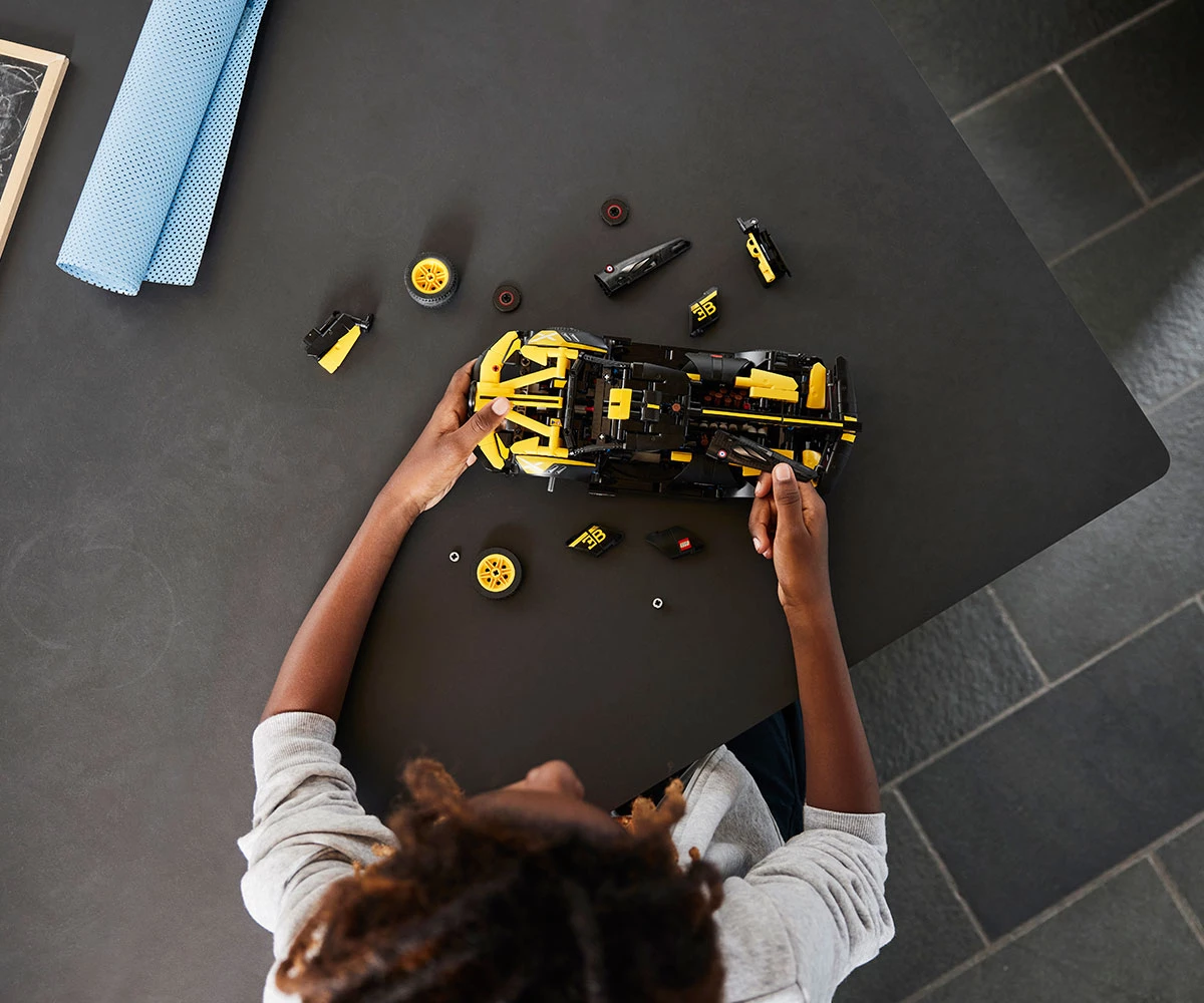 Детски комплект за игра LEGO® Technic 42151 - Болид Bugatti thumb 6 Конструктор ЛЕГО Technic 42151 thumb 6