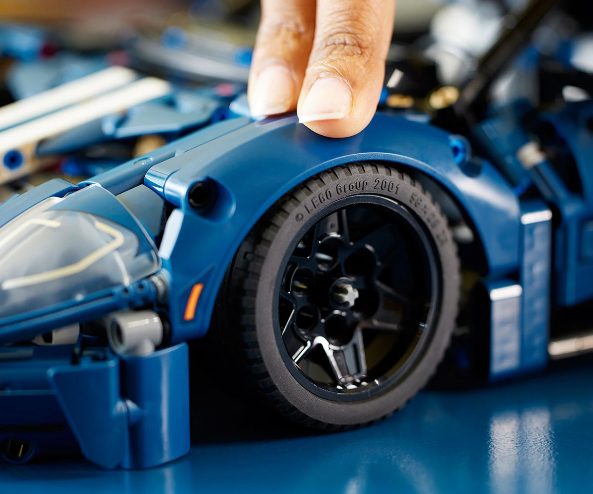Детски комплект за игра LEGO® Technic 42154 - 2022 Ford GT thumb 10 Конструктор ЛЕГО Technic 42154 thumb 10