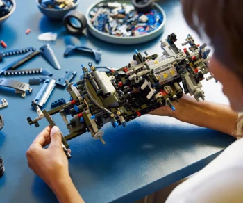 Детски комплект за игра LEGO® Technic 42154 – 2022 Ford GT