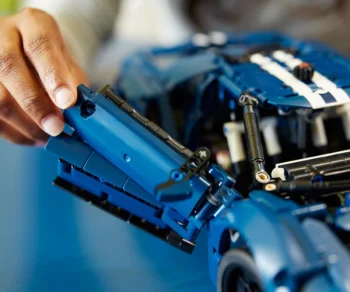 Детски комплект за игра LEGO® Technic 42154 – 2022 Ford GT