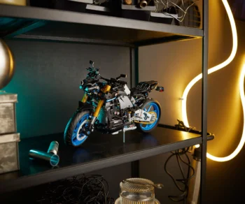 Детски комплект за игра LEGO® Technic 42159 – Yamaha MT-10 SP