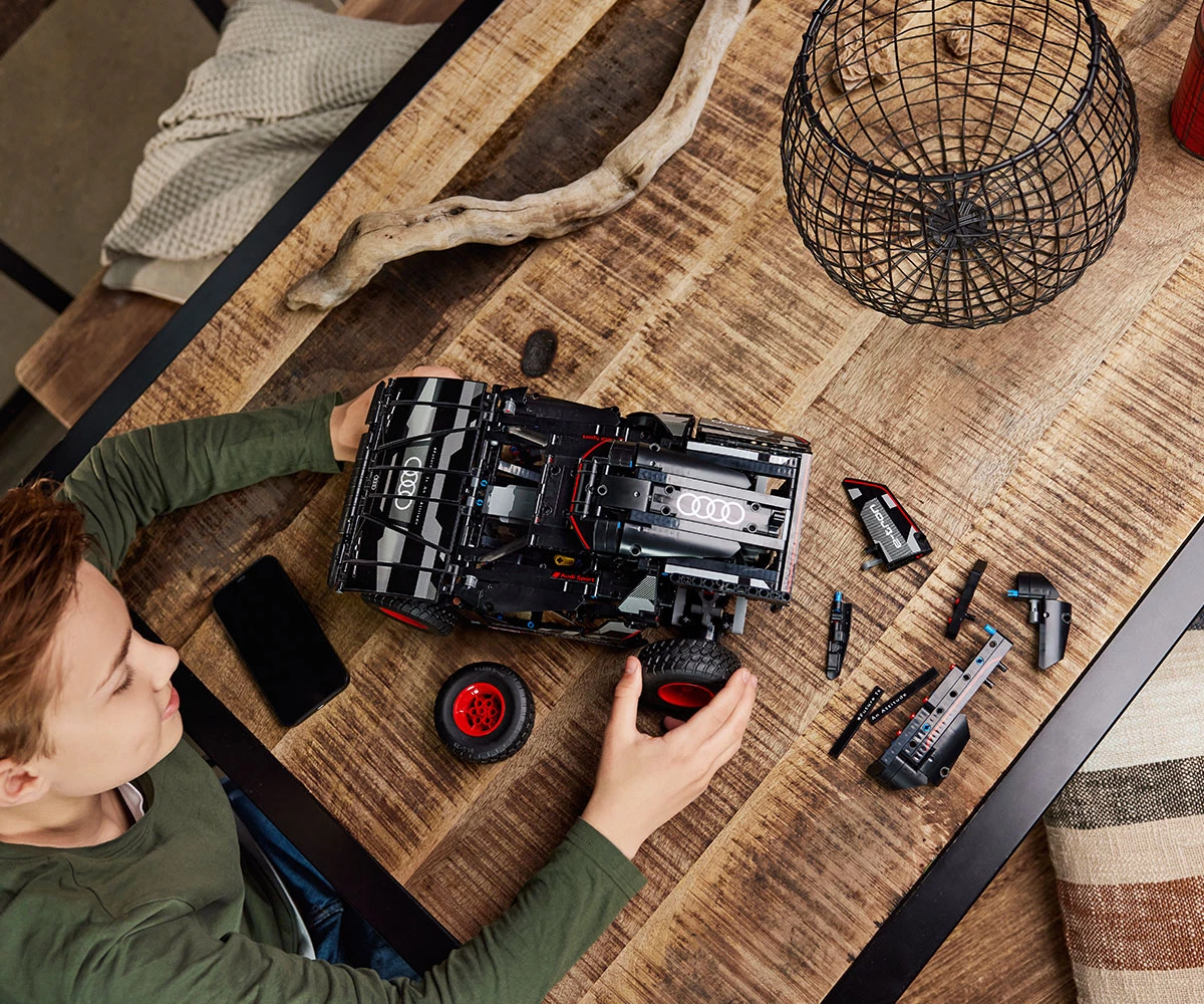 Детски комплект за игра LEGO® Technic 42160 - Audi RS Q e-tron thumb 6 Конструктор ЛЕГО Technic 42160 thumb 6