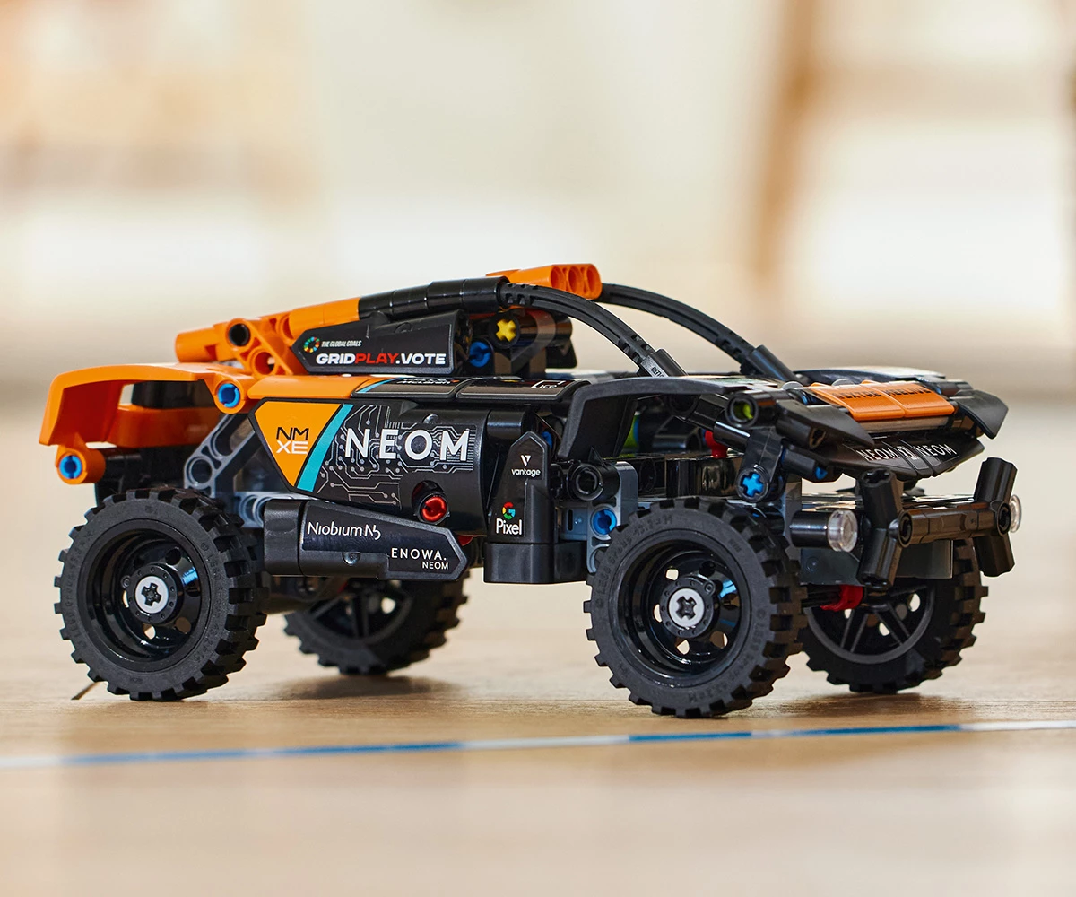 Детски комплект за игра LEGO® Technic 42166 - Състезателна кола NEOM McLaren Extreme E thumb 13 Конструктор ЛЕГО Technic 42166 thumb 13