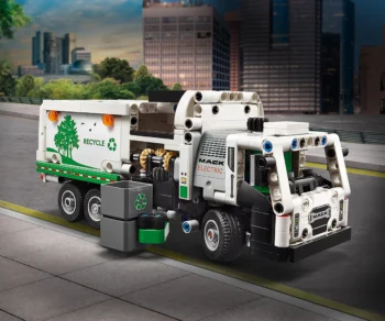 Детски комплект за игра LEGO® Technic 42167 – Боклукчийски камион Mack® LR Electric