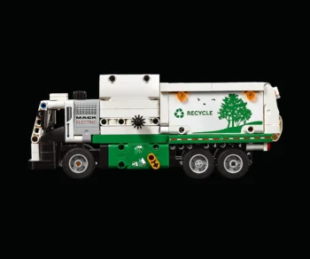 Детски комплект за игра LEGO® Technic 42167 – Боклукчийски камион Mack® LR Electric