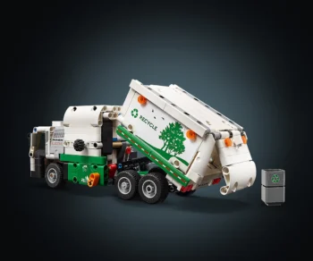 Детски комплект за игра LEGO® Technic 42167 – Боклукчийски камион Mack® LR Electric