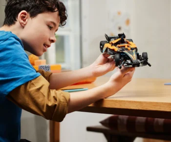 Детски комплект за игра конструктор LEGO® Technic 42169 – Състезателна кола NEOM McLaren Formula E
