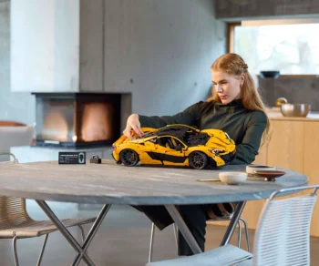 Детски комплект за игра LEGO® Technic™ 42172 – McLaren P1™
