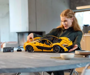 Детски комплект за игра LEGO® Technic™ 42172 – McLaren P1™
