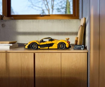 Детски комплект за игра LEGO® Technic™ 42172 – McLaren P1™