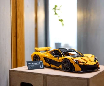 Детски комплект за игра LEGO® Technic™ 42172 – McLaren P1™