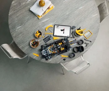 Детски комплект за игра LEGO® Technic™ 42172 – McLaren P1™
