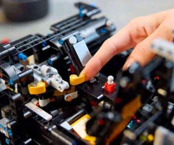 Детски комплект за игра LEGO® Technic™ 42172 – McLaren P1™
