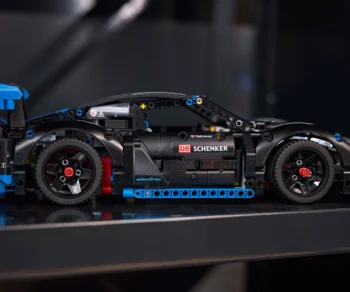 Детски комплект за игра LEGO® Technic 42176 – Състезателна кола PORSCHE GT4 E-PERFORMANCE