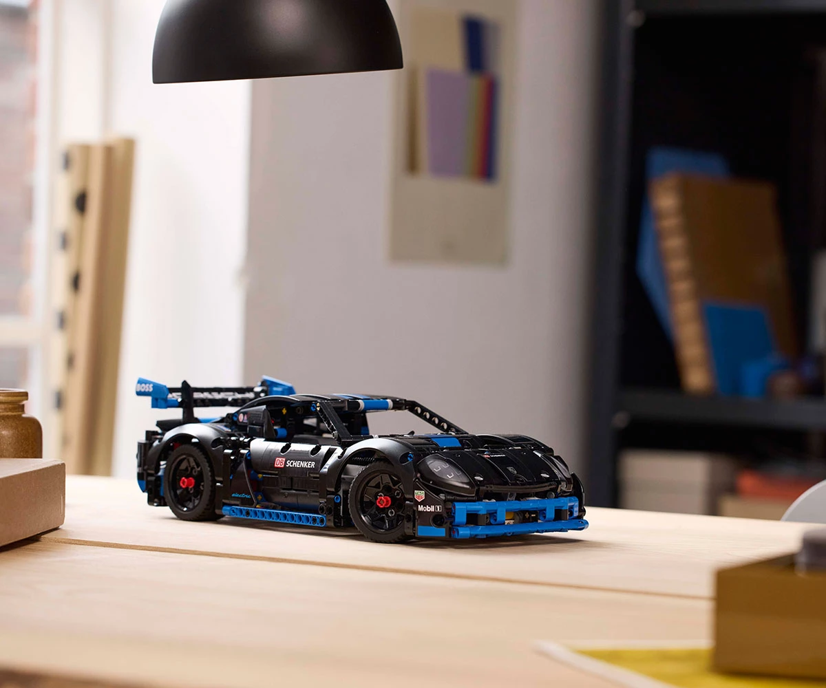 Детски комплект за игра LEGO® Technic 42176 - Състезателна кола PORSCHE GT4 E-PERFORMANCE thumb 12 Конструктор ЛЕГО Technic 42176 thumb 12
