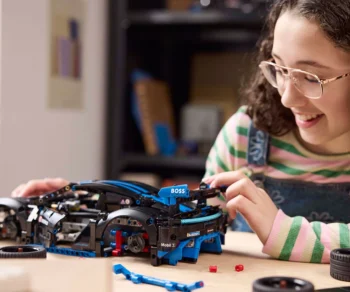 Детски комплект за игра LEGO® Technic 42176 – Състезателна кола PORSCHE GT4 E-PERFORMANCE