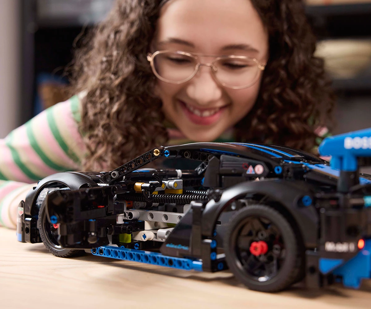 Детски комплект за игра LEGO® Technic 42176 - Състезателна кола PORSCHE GT4 E-PERFORMANCE thumb 6 Конструктор ЛЕГО Technic 42176 thumb 6