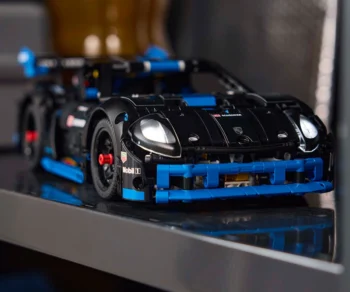 Детски комплект за игра LEGO® Technic 42176 – Състезателна кола PORSCHE GT4 E-PERFORMANCE