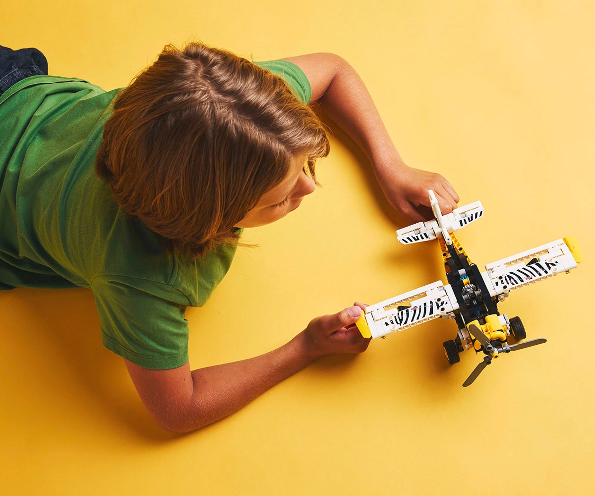 Детски комплект за игра LEGO® Technic 42198 - Самолет с витло thumb 7 Конструктор ЛЕГО Technic 42198 thumb 7