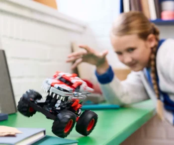 Детски комплект за игра LEGO® Technic 42200 – Monster Jam™ Thunderroarus™ с издърпване