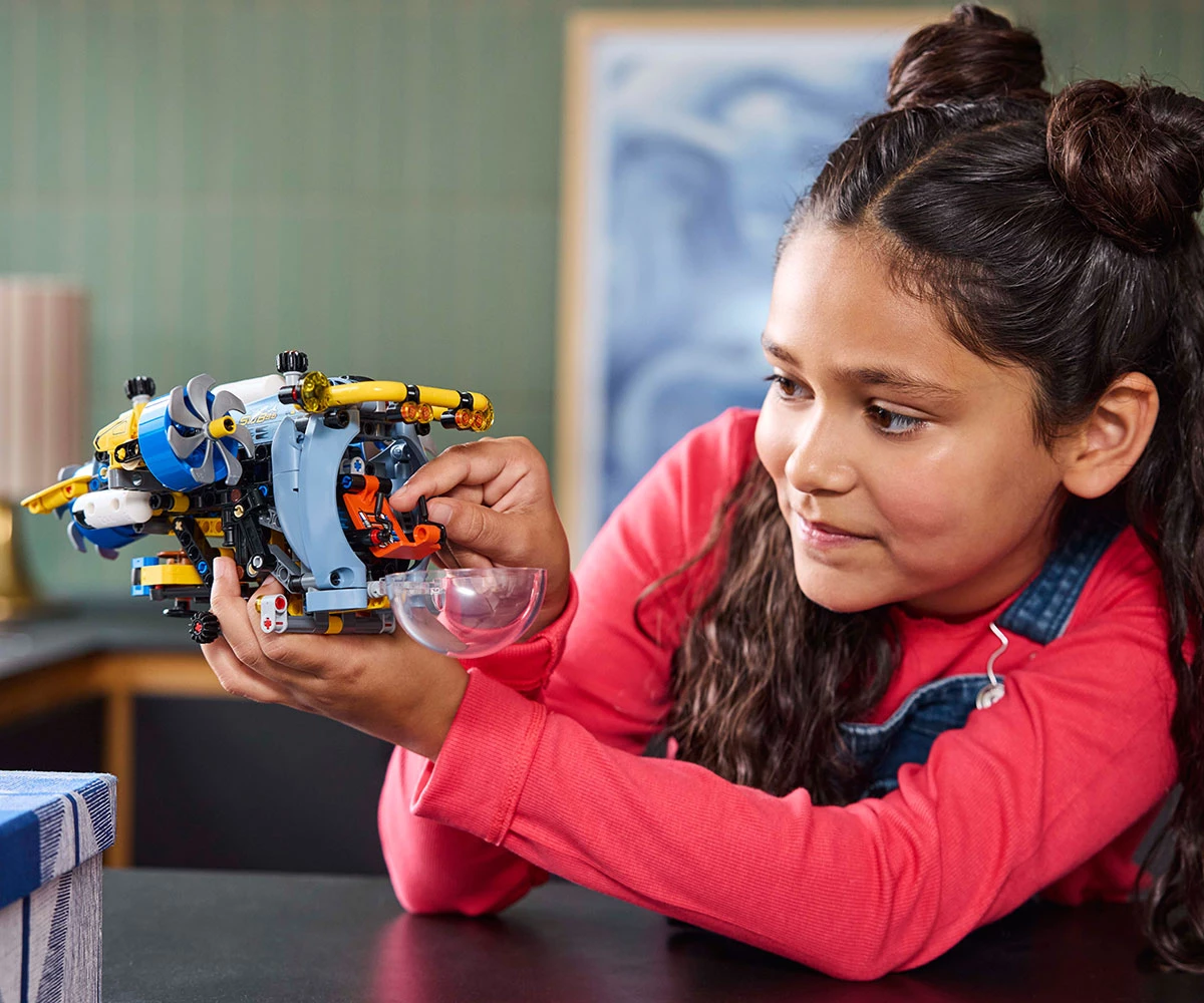 Детски комплект за игра LEGO® Technic 42201 - Дълбоководна изследователска подводница thumb 6 Конструктор ЛЕГО Technic 42201 thumb 6