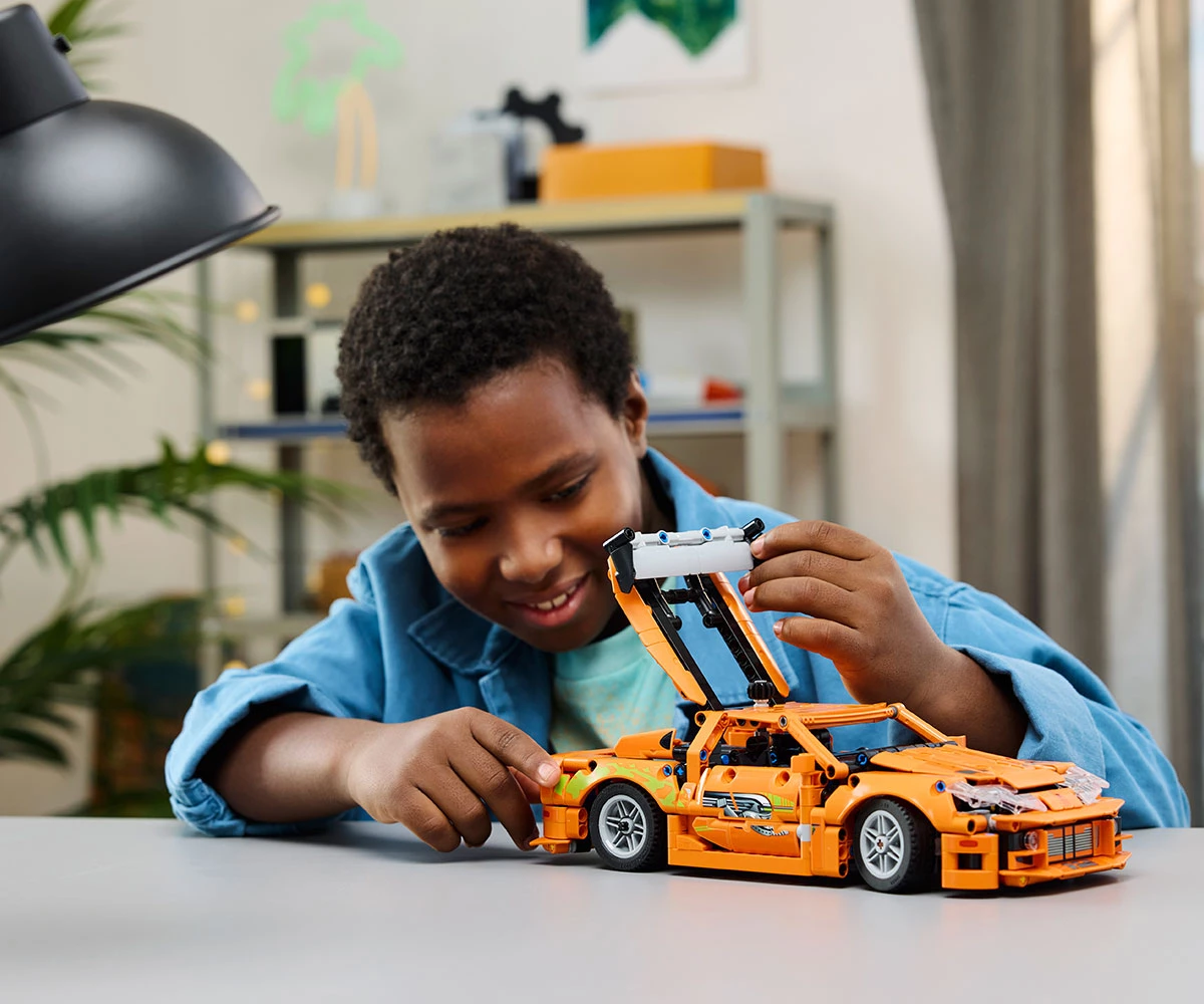 Детски комплект за игра LEGO® Technic 42204 - Fast and Furious Toyota Supra MK4 thumb 13 Конструктор ЛЕГО Technic 42204 thumb 13