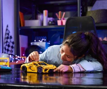 Детски комплект за игра LEGO® Technic 42205 – Chevrolet Corvette Stingray