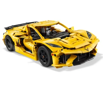 Детски комплект за игра LEGO® Technic 42205 – Chevrolet Corvette Stingray