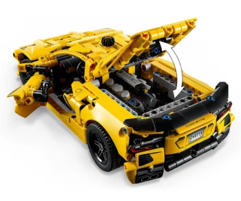 Детски комплект за игра LEGO® Technic 42205 – Chevrolet Corvette Stingray