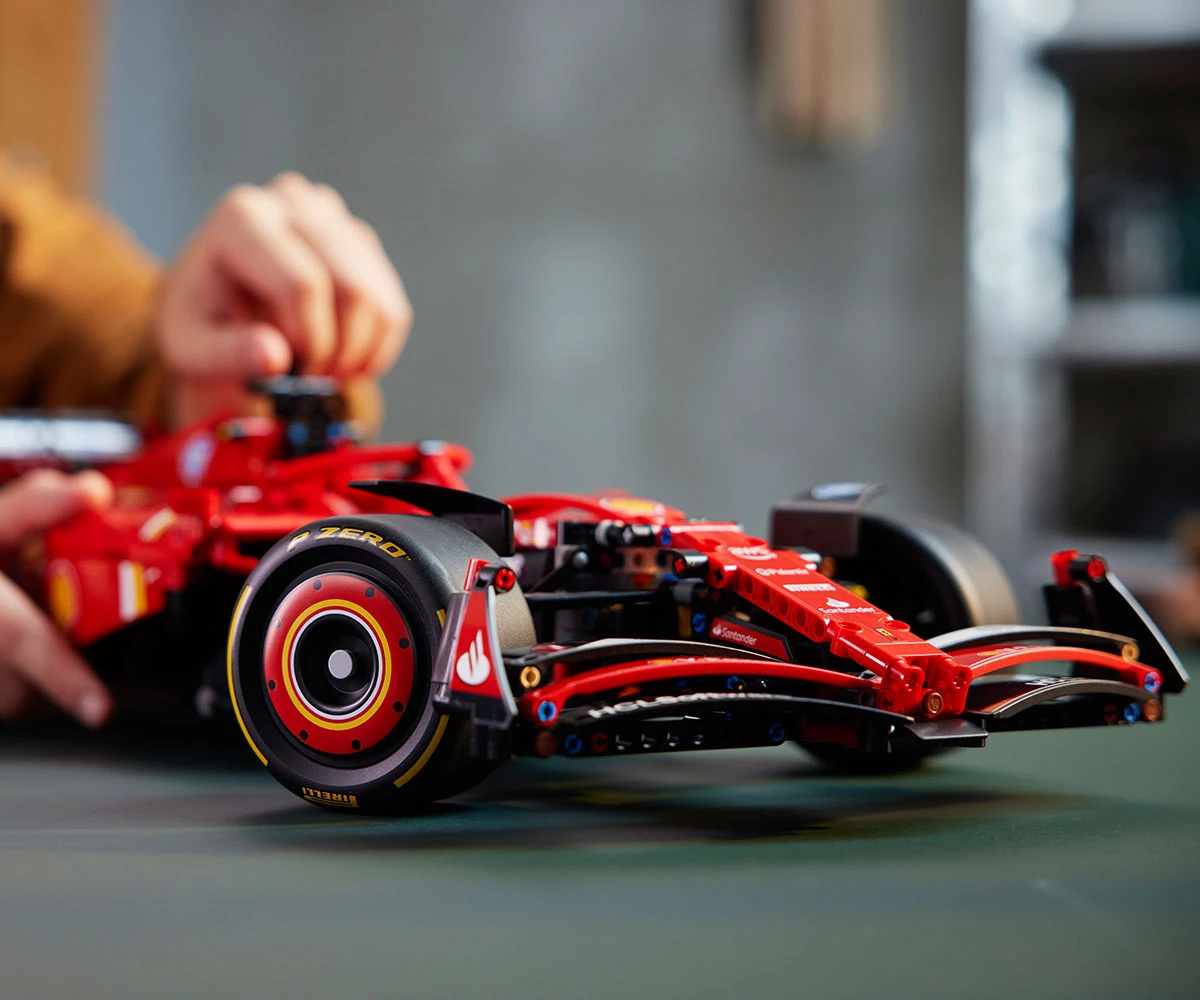 Детски комплект за игра LEGO® Technic 42207 - F1 Кола Ferrari SF-24 thumb 14 Конструктор ЛЕГО Technic 42207 thumb 14