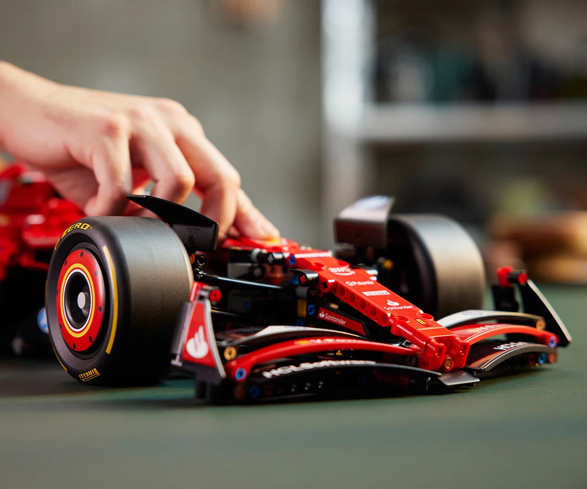 Детски комплект за игра LEGO® Technic 42207 - F1 Кола Ferrari SF-24 thumb 17 Конструктор ЛЕГО Technic 42207 thumb 17