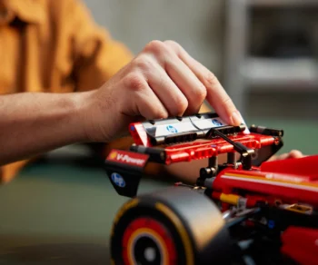 Детски комплект за игра LEGO® Technic 42207 – F1 Кола Ferrari SF-24