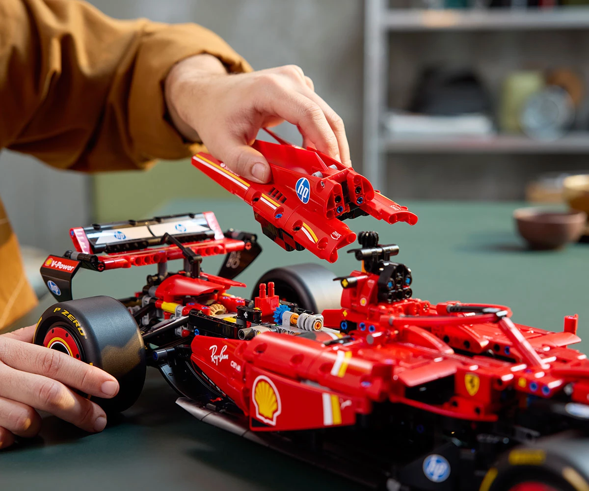 Детски комплект за игра LEGO® Technic 42207 - F1 Кола Ferrari SF-24 thumb 21 Конструктор ЛЕГО Technic 42207 thumb 21